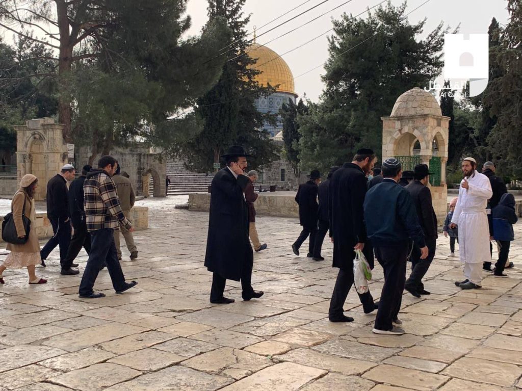 682 Israeli settlers broke into Al-Aqsa Mosque in Jerusalem last week