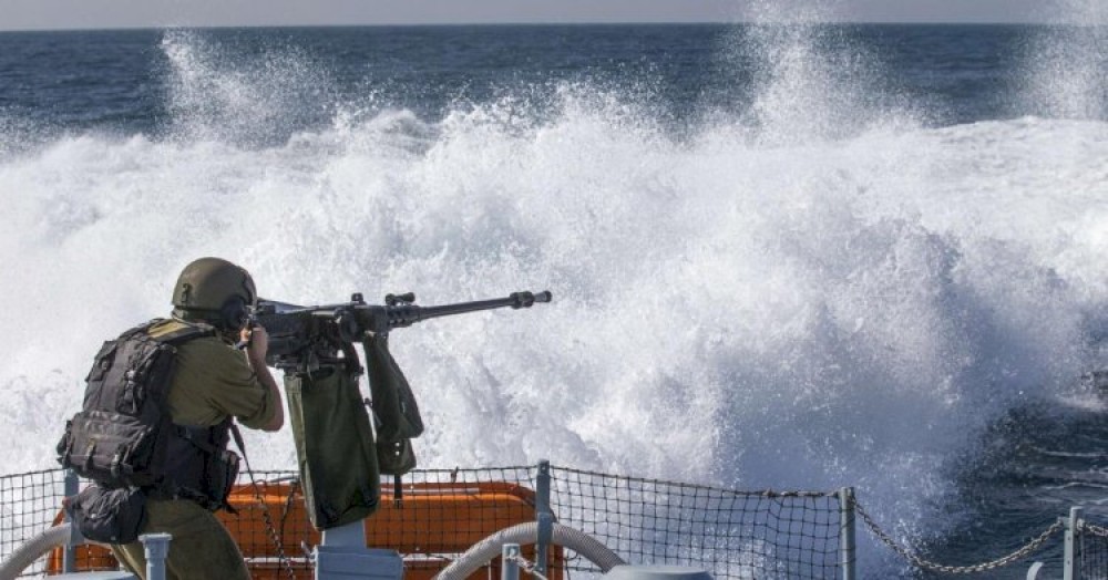 Occupation gunboats fire multiple artillery shells towards coast of Gaza
