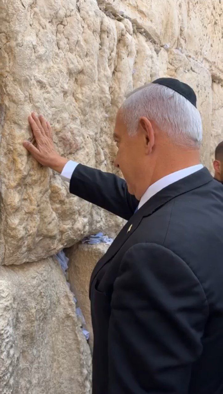 VIDEO| Israel’s Netanyahu storms Al-Aqsa’s Al-Buraq Wall