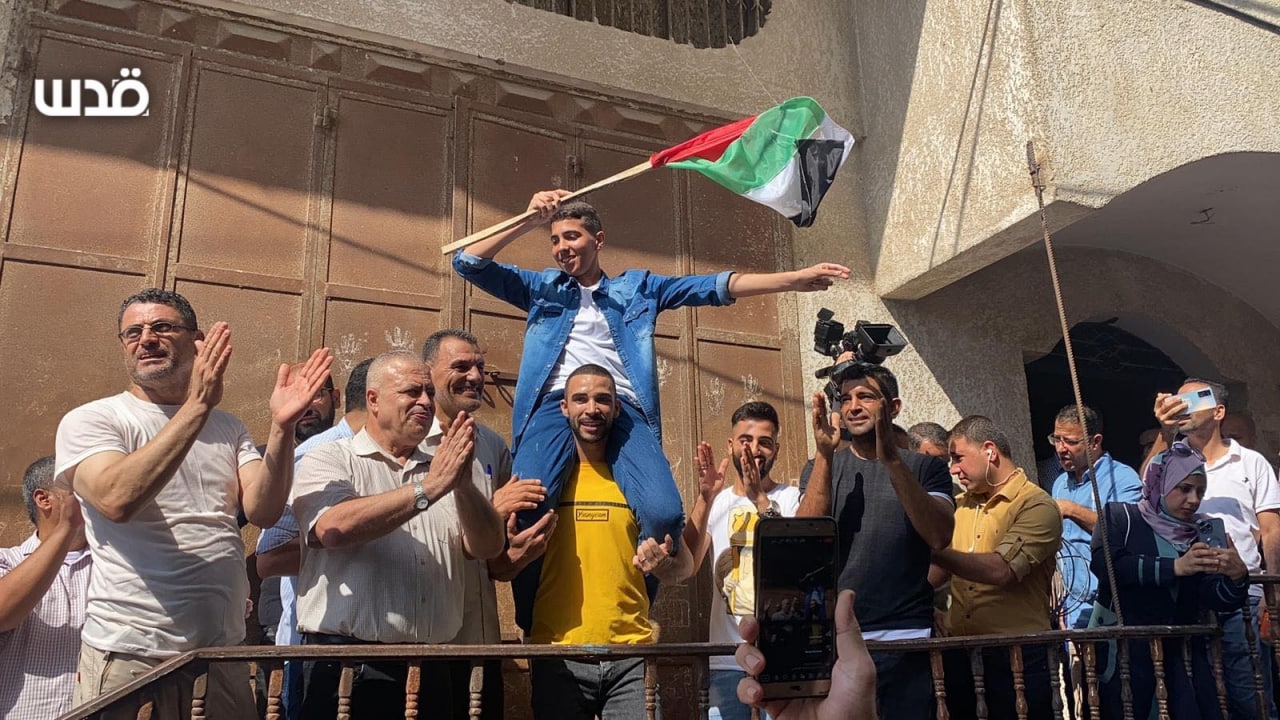 VIDEO & PICTURES| Palestinian students celebrate Tawjihi results