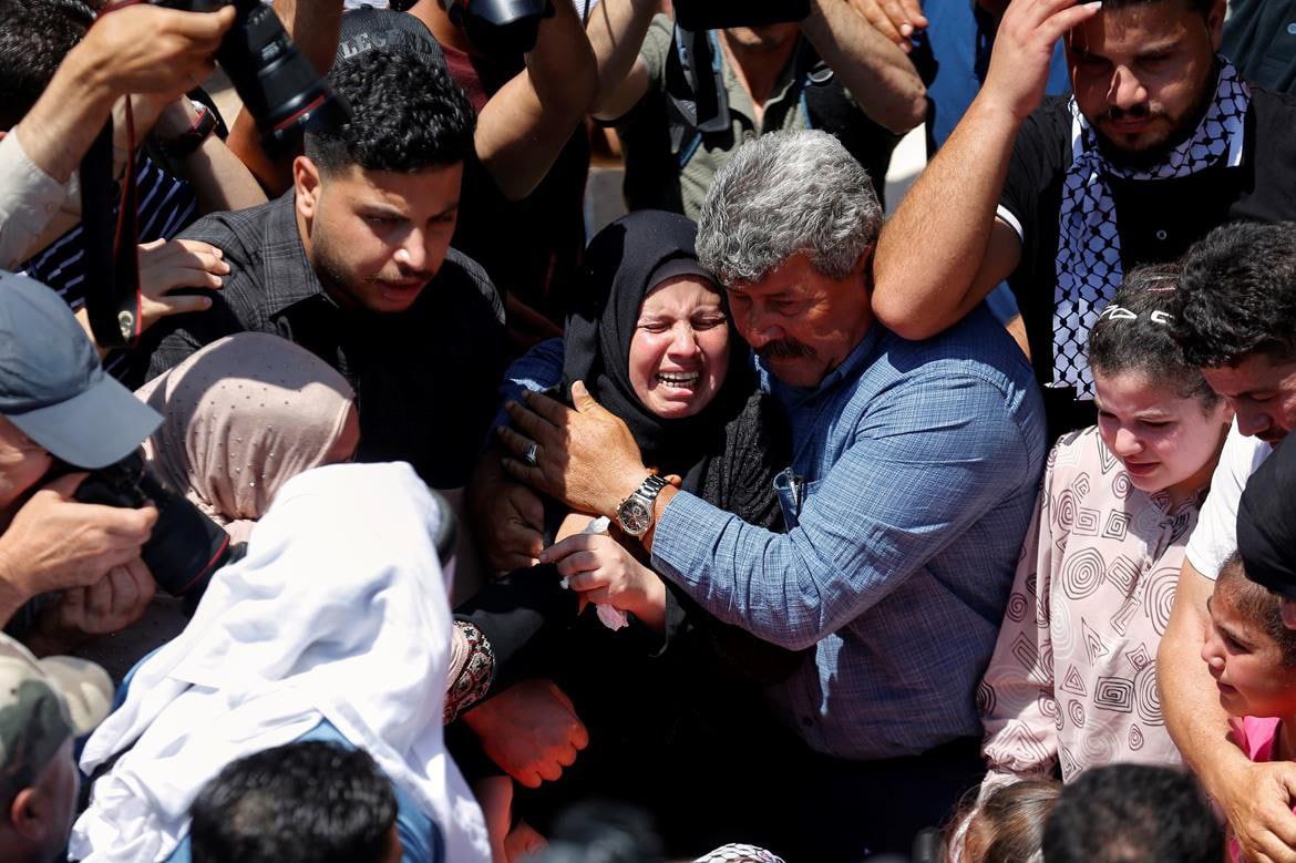 Massive crowd takes part in funeral of Palestinian teenager killed by Israeli forces near Ramallah