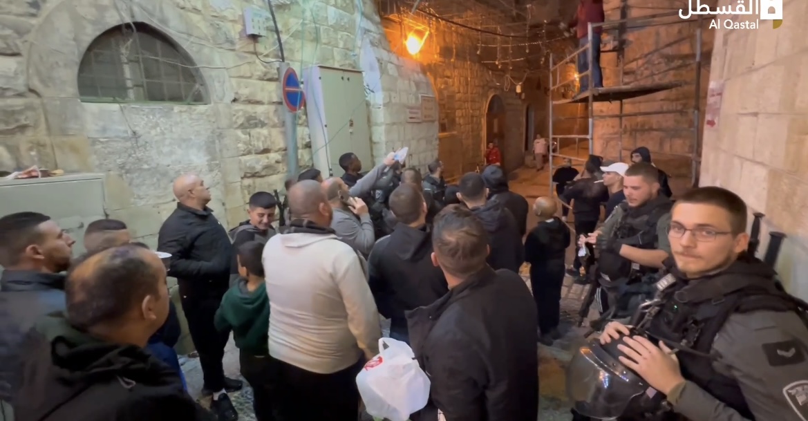 Watch: Israeli forces prevent Palestinians in Jerusalem's Old City from preparing for Ramadan