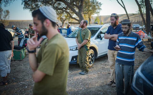 40 Israeli settlers try to break into Gaza, Hebrew media reports