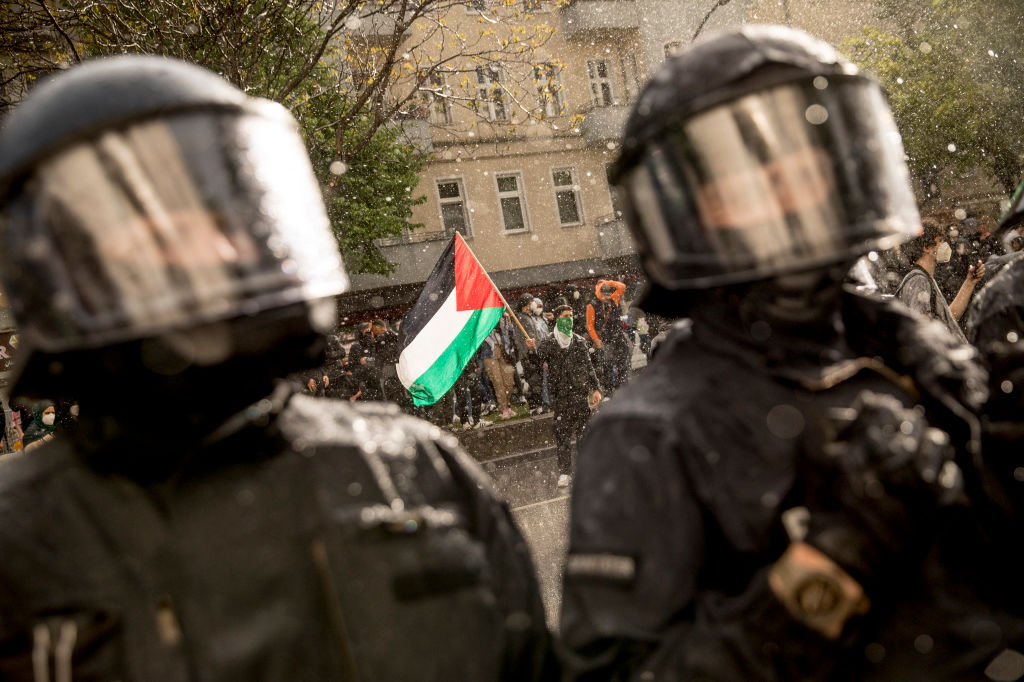 German police arrest child for raising Palestine flag at protest in Berlin