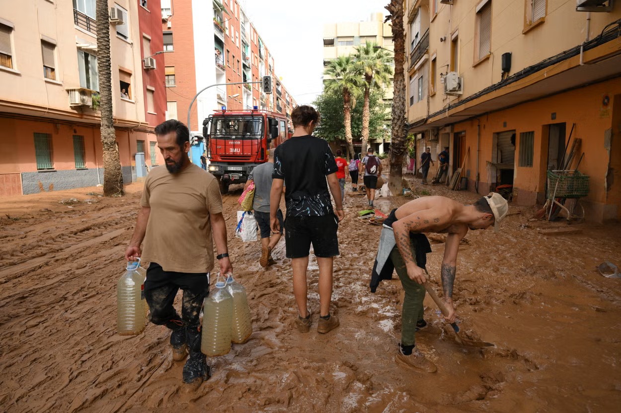 Hamas Expresses Solidarity with Spain Following Devastating Valencia Floods
