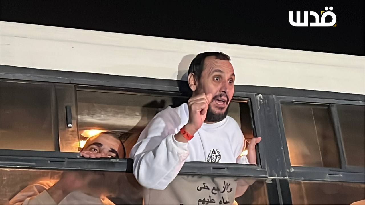 Israel Forces Palestinian Detainees to Wear Shirts with Threatening Phrases Before Being Released to Humiliate Them