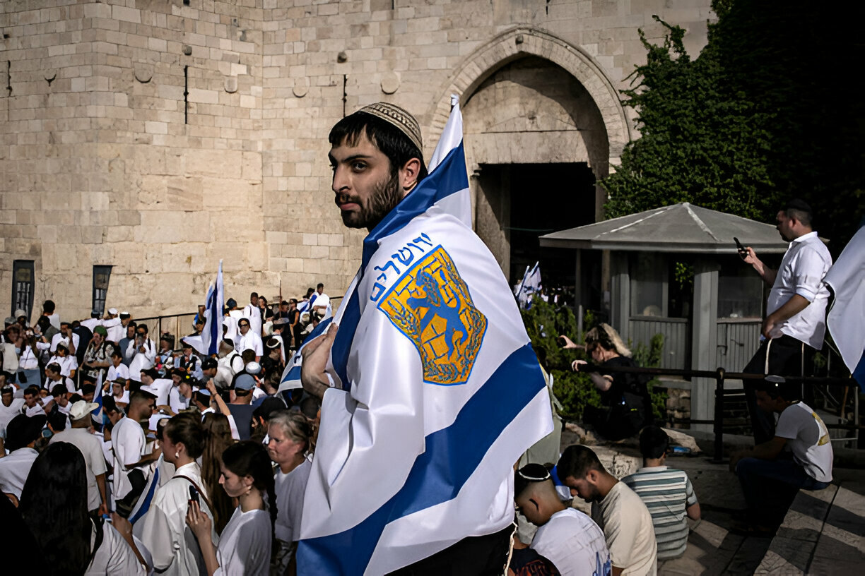Hundreds of Israeli Settlers Storm Al-Aqsa Mosque, Sparking Violence and Provocation in Occupied Jerusalem