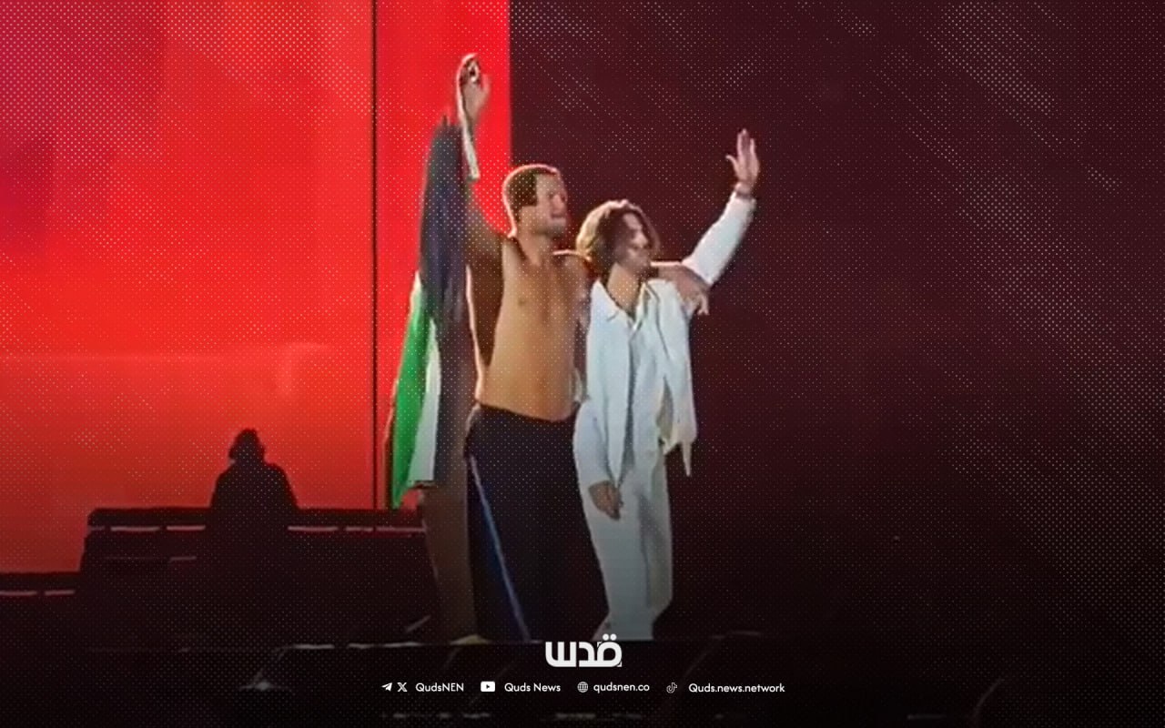 Imagine Dragons Frontman Raises Palestinian Flag During Milan Concert