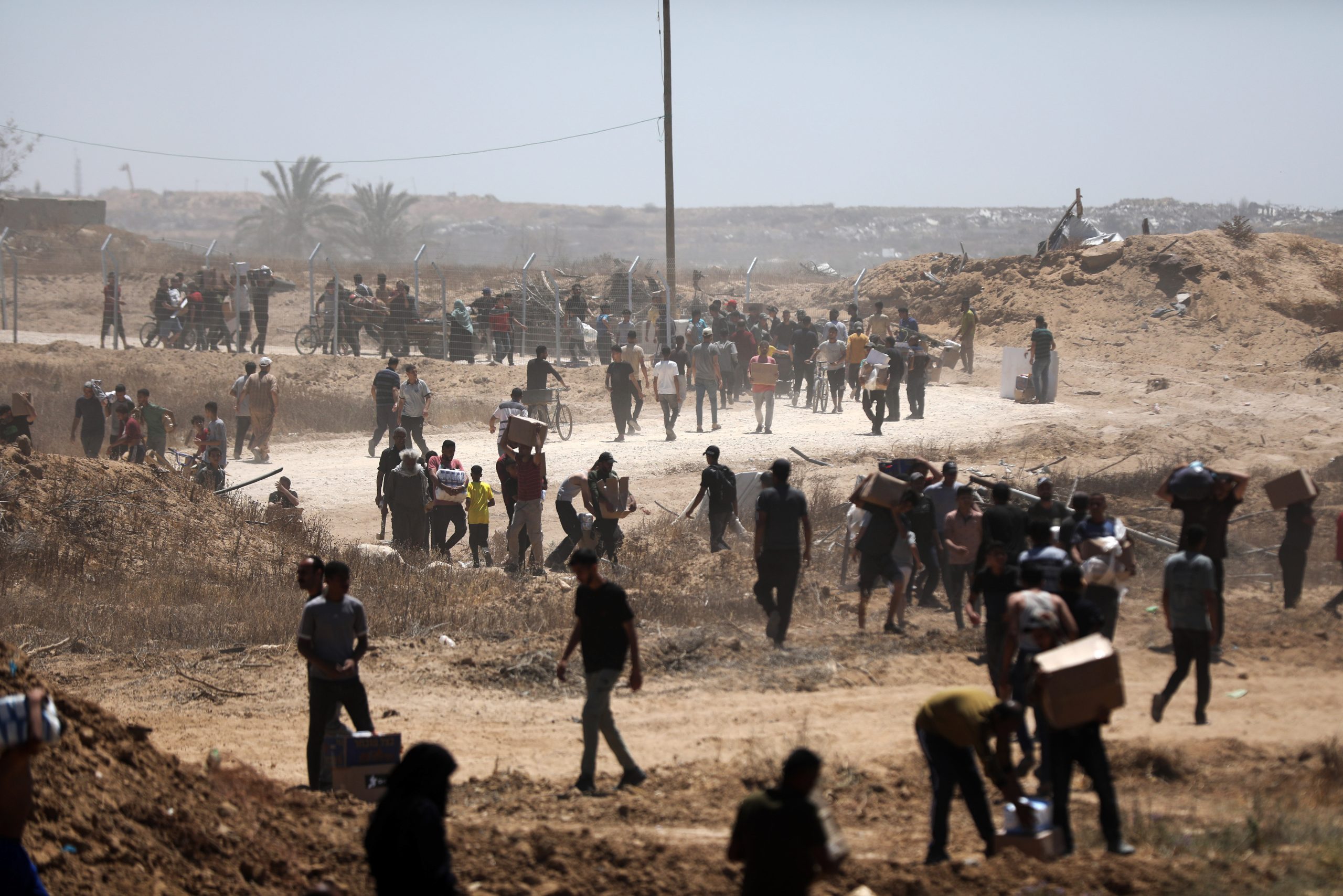 Israeli Soldiers Deliberately Fired at Unarmed Aid Seekers near US-Backed Distribution Sites in Gaza: Haaretz