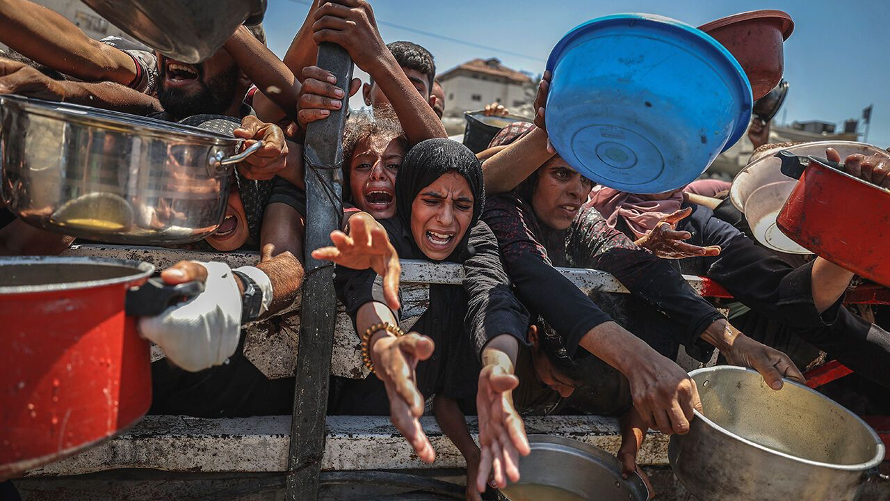 Senior EU Official Says Israel’s Gaza Assault 'Looks Very Much' Like Genocide