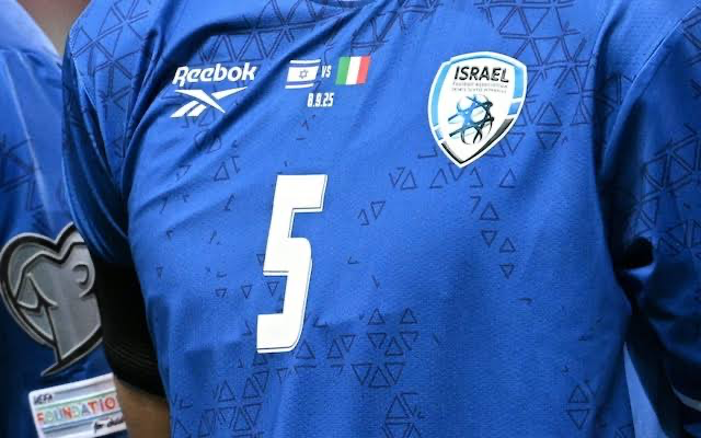Reebok Demands Removal of Logo From Israel's National Football Team Kits Amid BDS Pressure