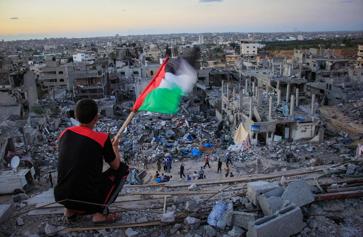Palestinian Students in Gaza Celebrate Tawjihi Results After Two-Year Israeli Genocide