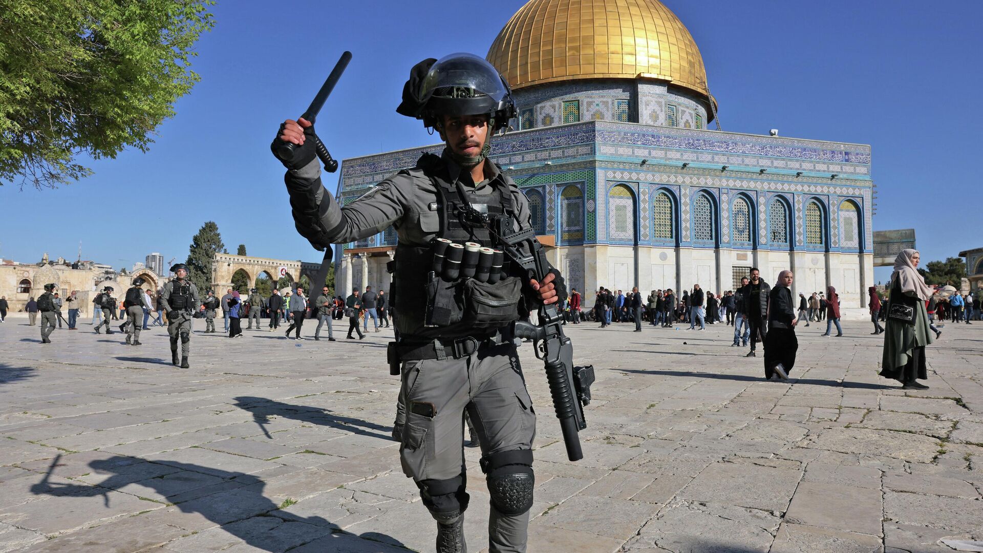Israel Storms Al-Aqsa Mosque 28 Times and Blocks Call to Prayer 57 Times at Ibrahimi Mosque in January