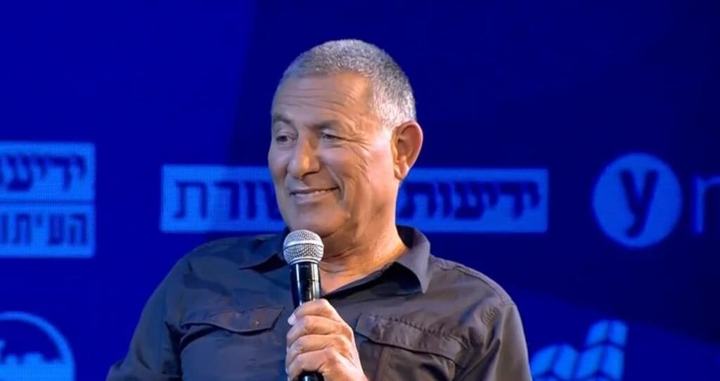 Legal Groups Urge Australian Federal Police to Arrest Retired General Traveling with Israeli President Over Gaza War Crimes