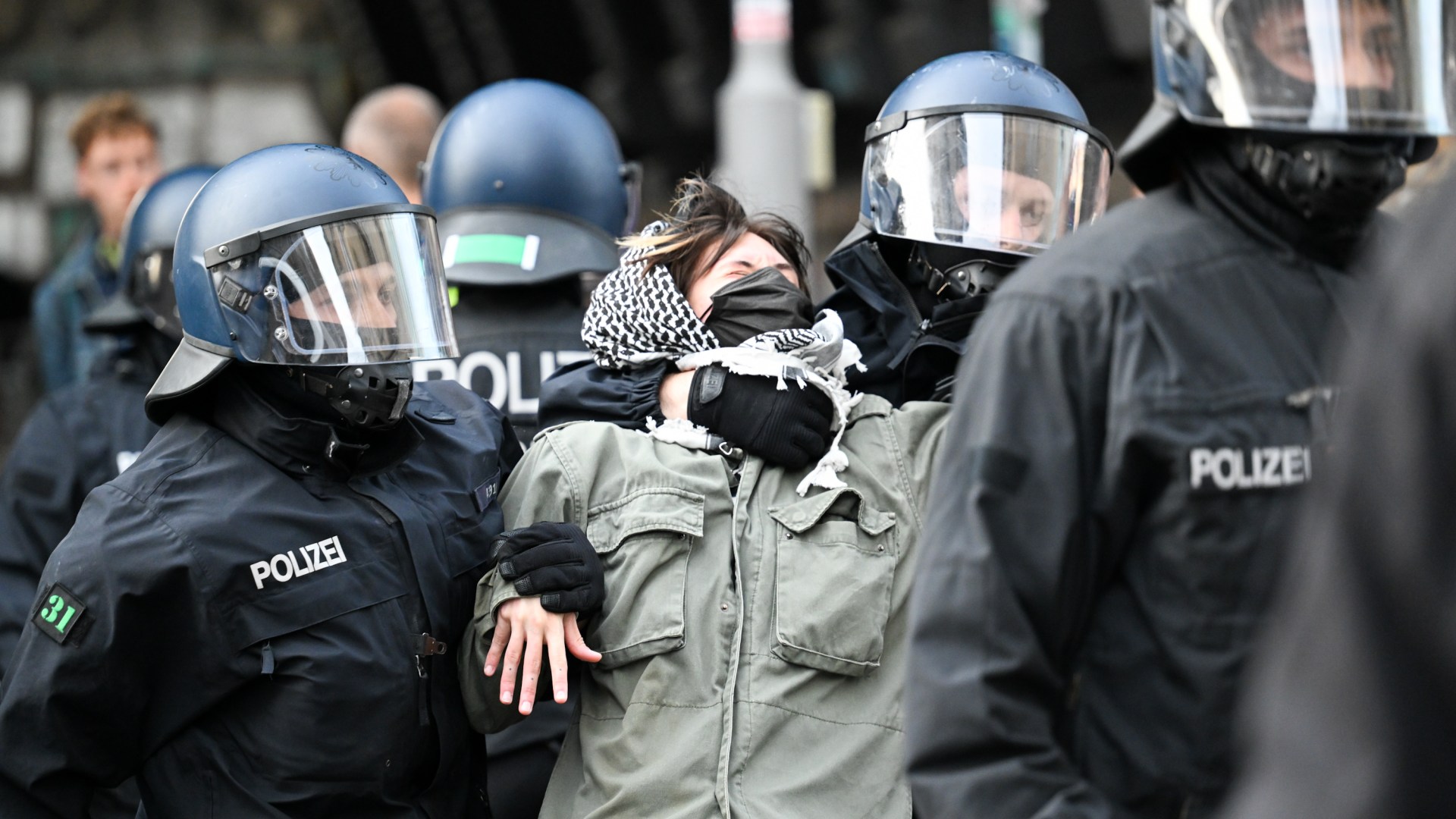 Video: German Police Brutally Arrest Pro-Palestine Woman at Anti-Occupation Protest