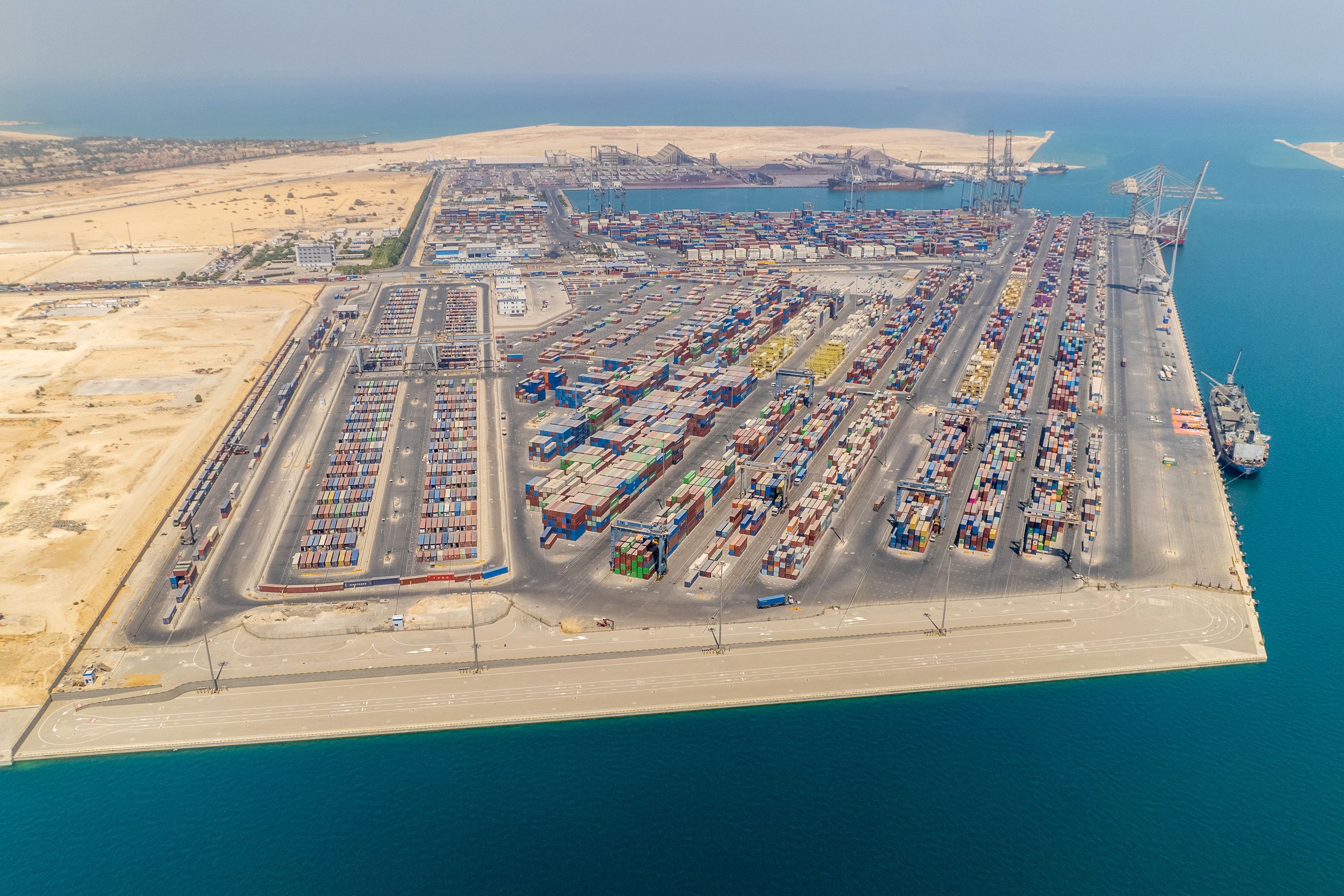 Western Edge Retaining Wall 480m for Basin II, Port of Sokhna