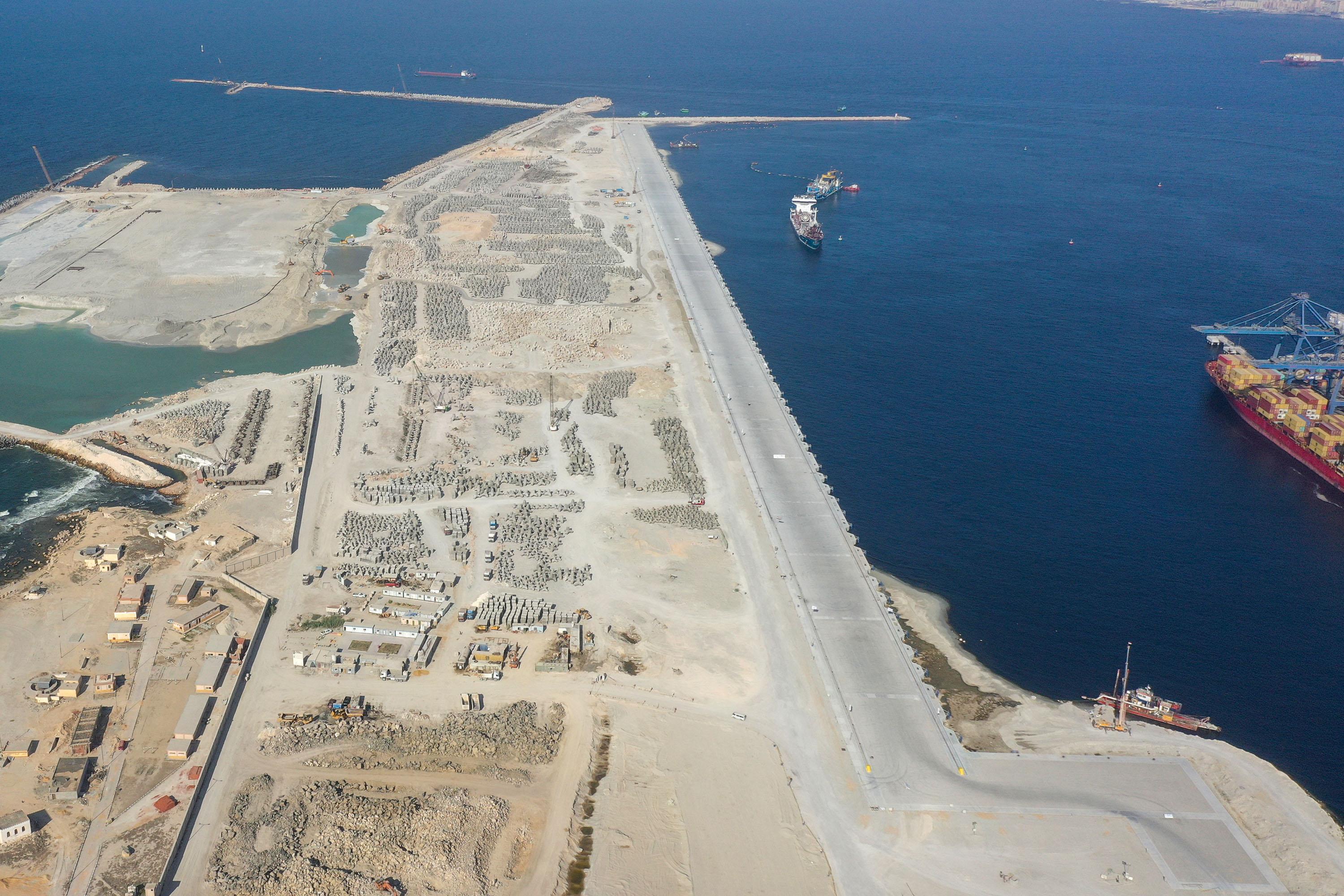 Construction of multi-purpose Terminal at Al-Dekheila Seaport, Berth 100 (Quay Wall)