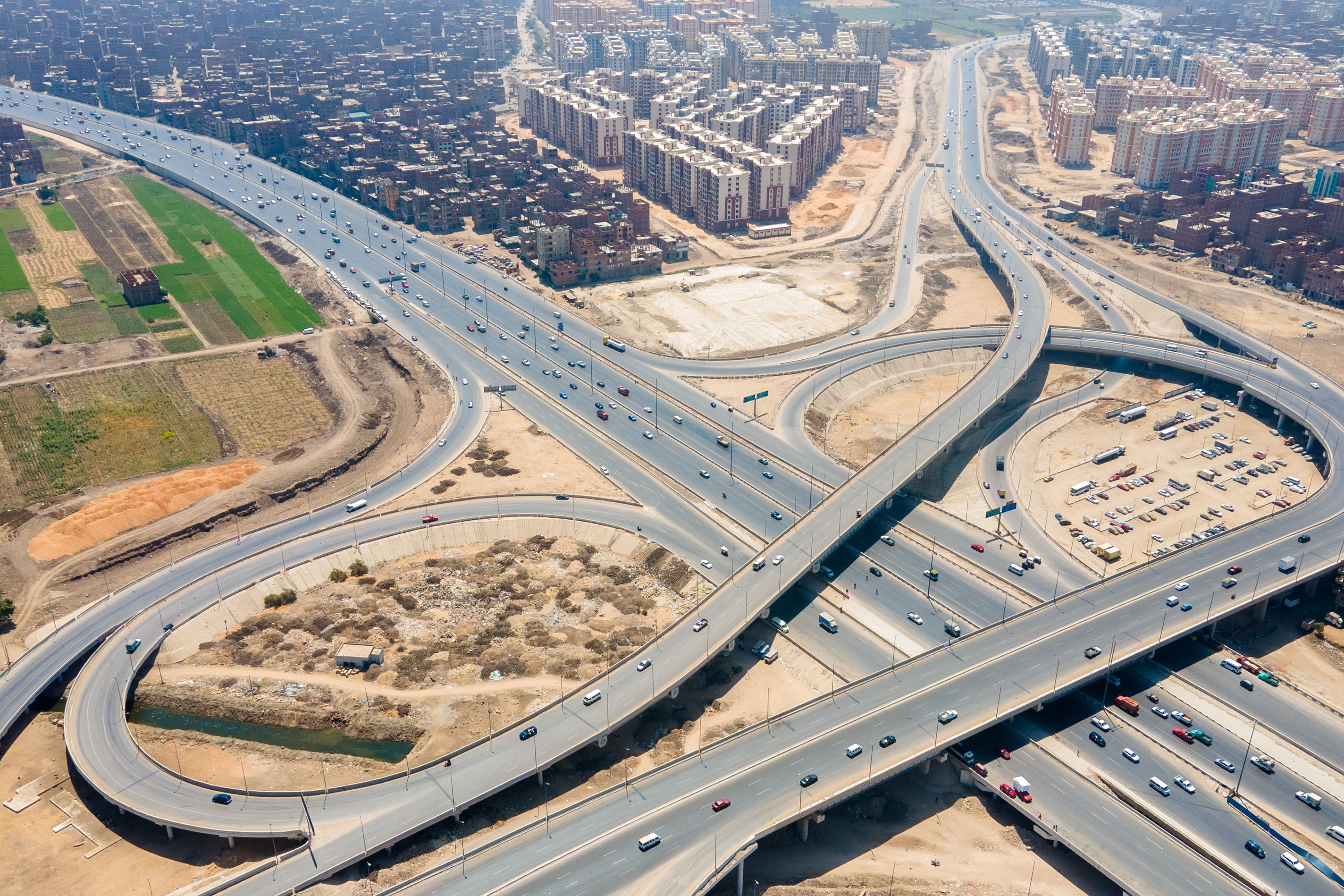 إنشاء كوبري أعلى الطريق الدائري اتجاه شبرا بنها الحر