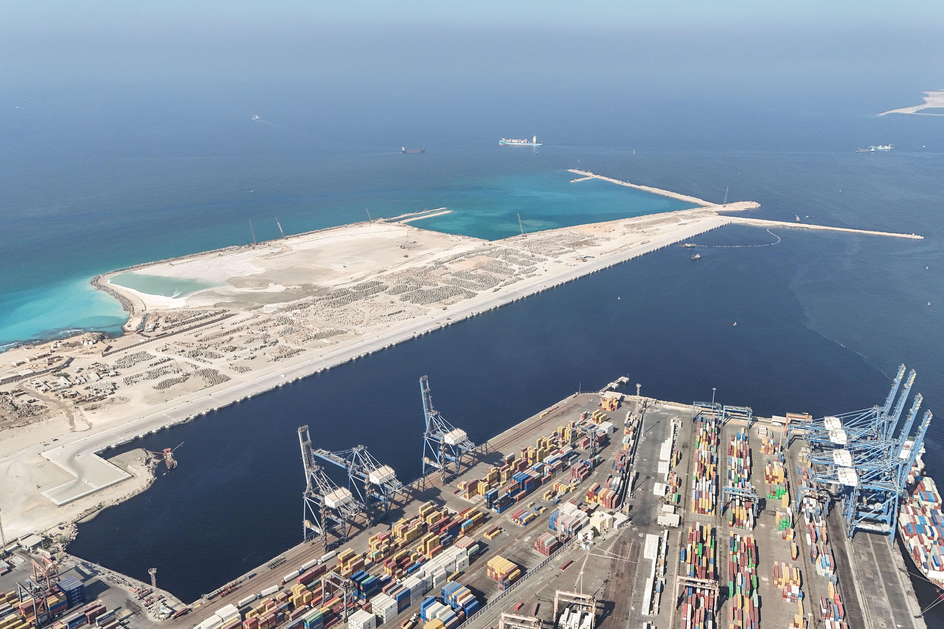 Construction of multi-purpose Terminal at Al-Dekheila Seaport, Berth 100 (Quay Wall)