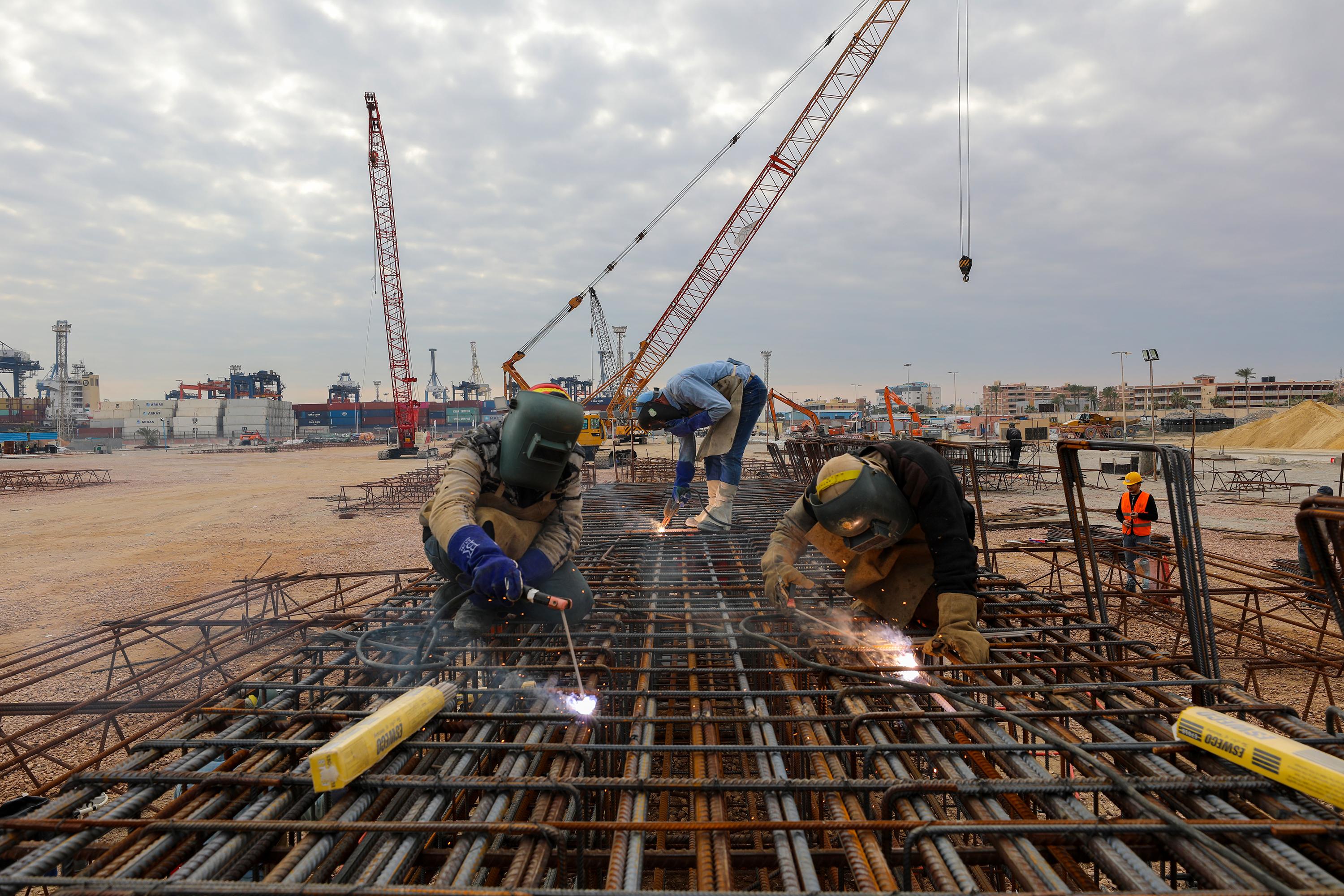 Construction of multi-purpose Terminal at Al-Dekheila Seaport, Berth 100 (Quay Wall)