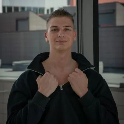 Dominik M