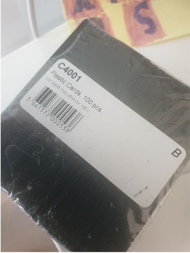 100 Cards C4001 Black Matt