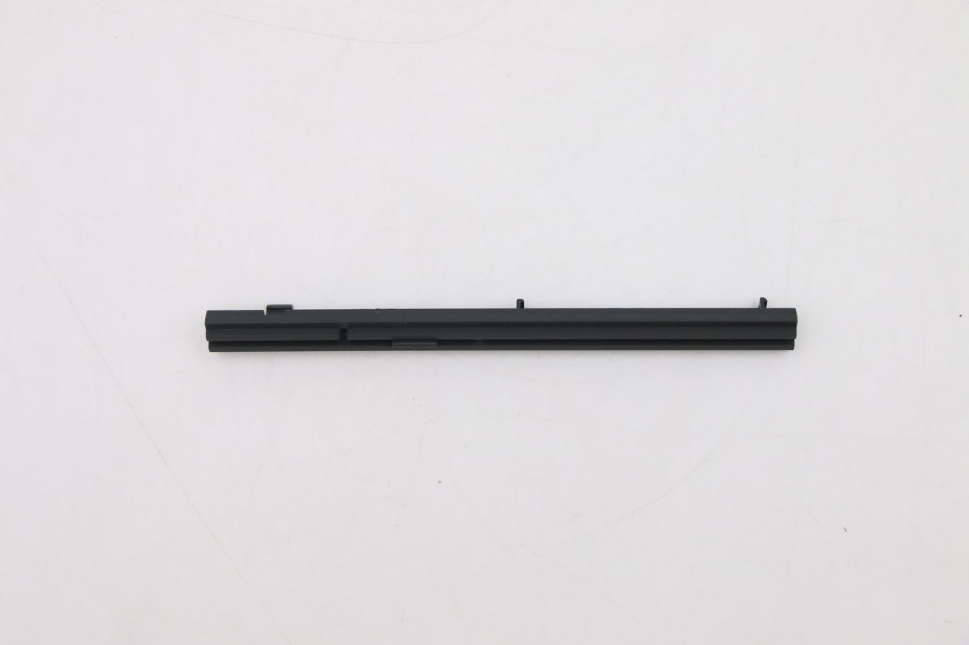 Slim ODD bezel assembly for 