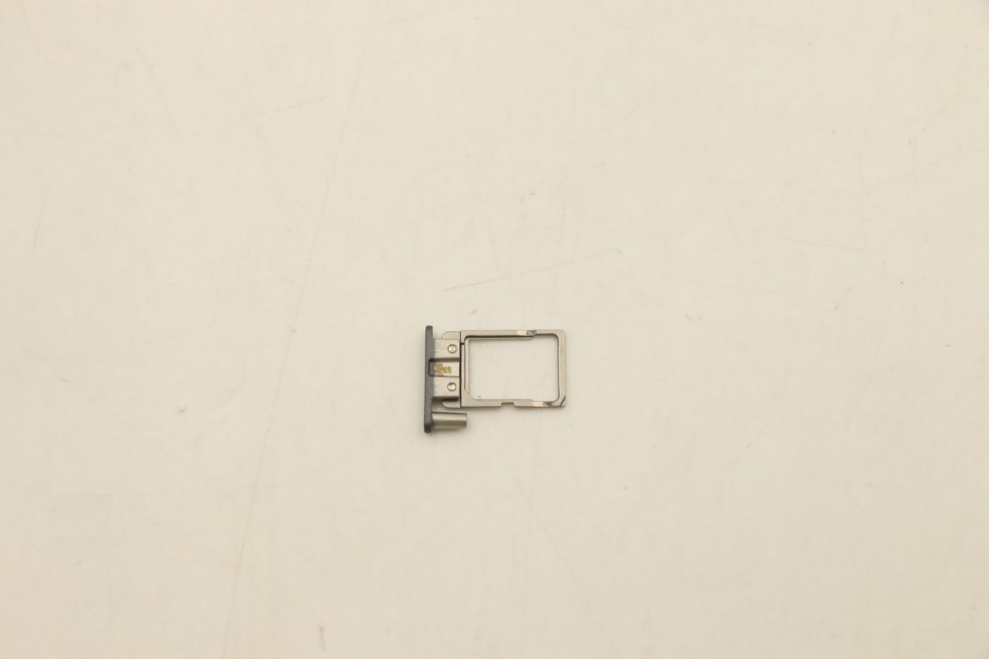 SIM tray for WWAN connectivity