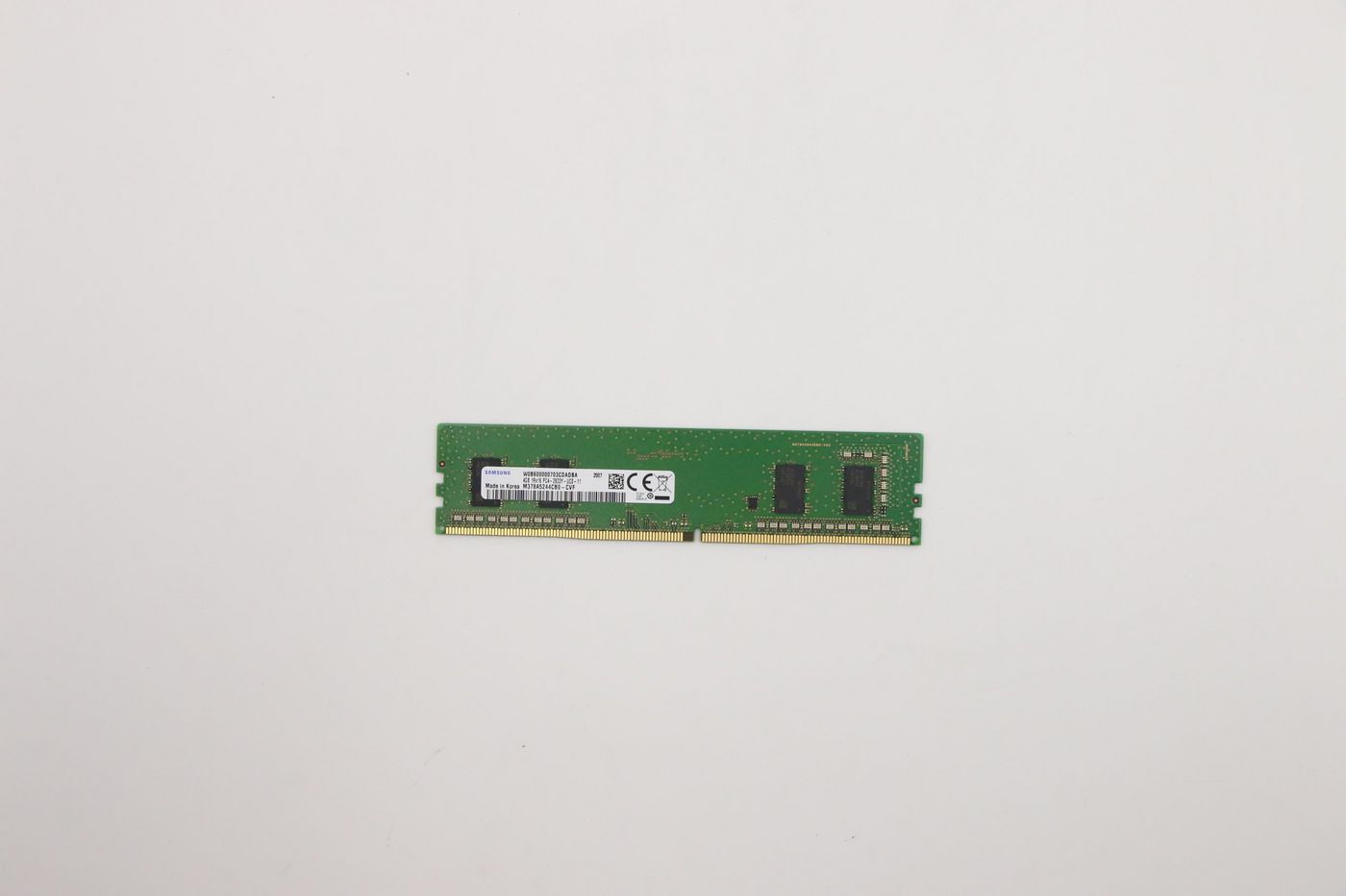 4GB DDR4 UDIMM memory module,