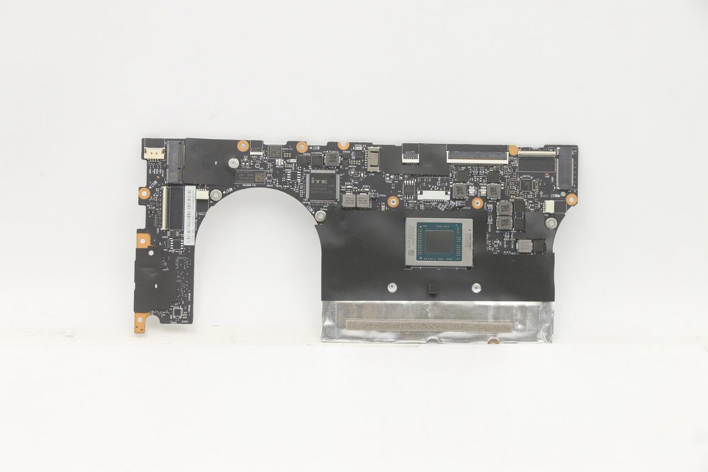 MB L82LA WIN R94900H_UMA_16G