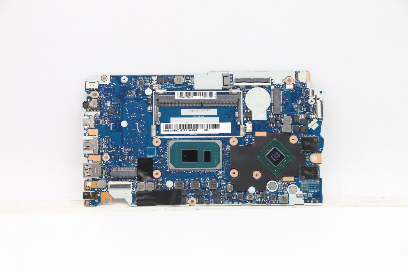 MB L82H9 WIN I71165G7MX3502G4G