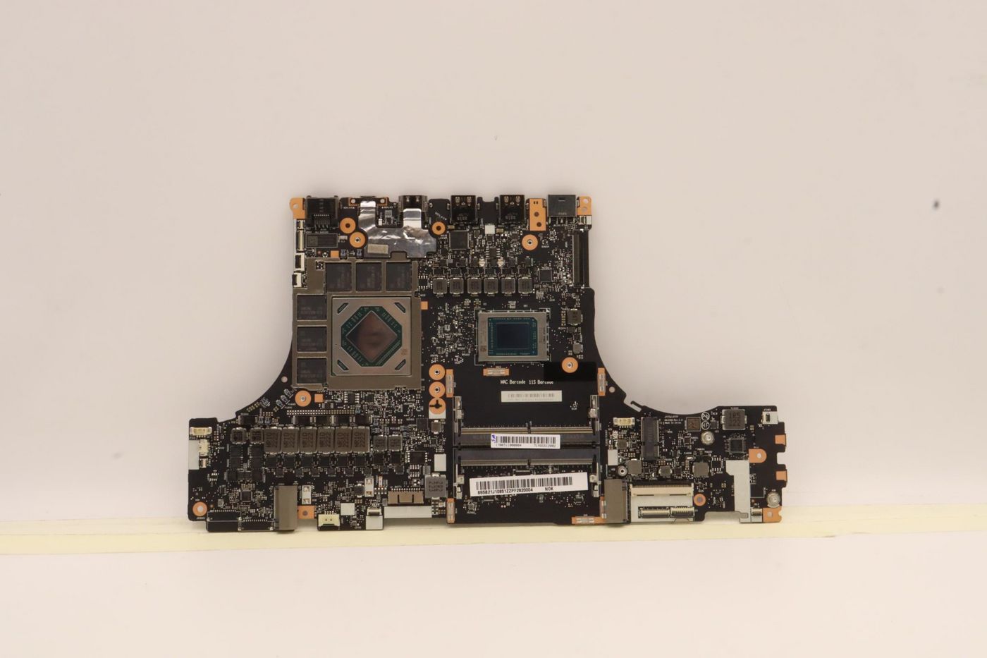 Lenovo Systemboard L82UHNOKR96900HXRX6850MXT12GB