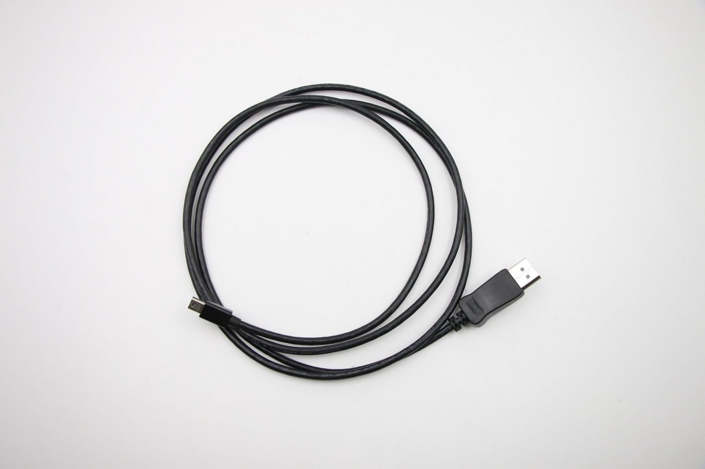 Lenovo Cable P24q-10 mDP-DP Cable