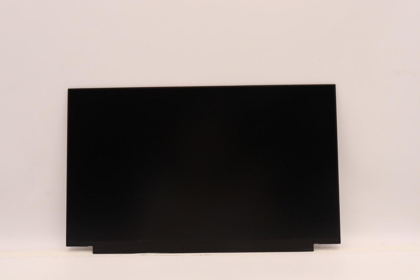 15.6-inch FHD IPS LCD screen,