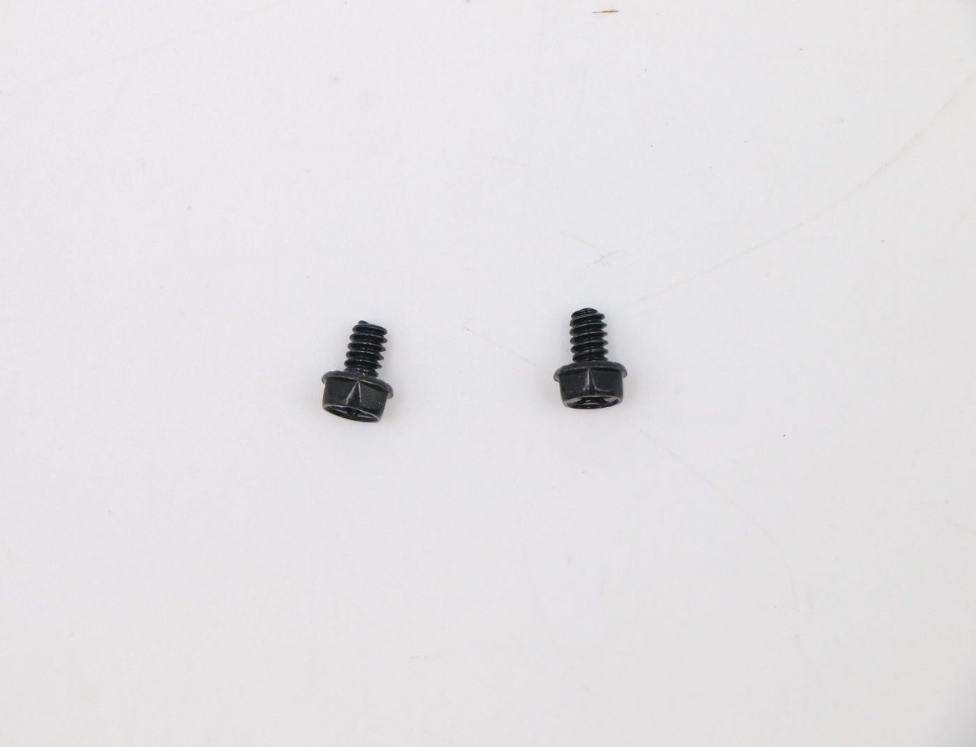 #6-32 Hexhead black screw, 8 