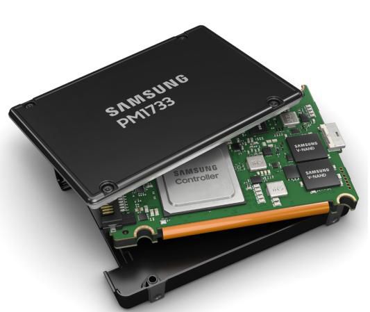 PM1733 7.68TB 2.5" PCI