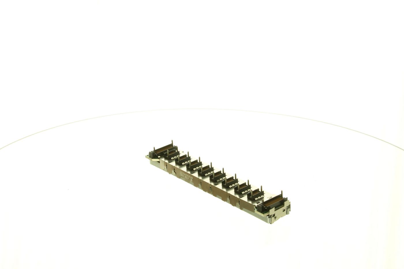 Signal backplane board