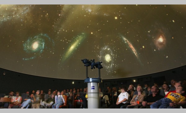 Live-Vorführung im Planetarium