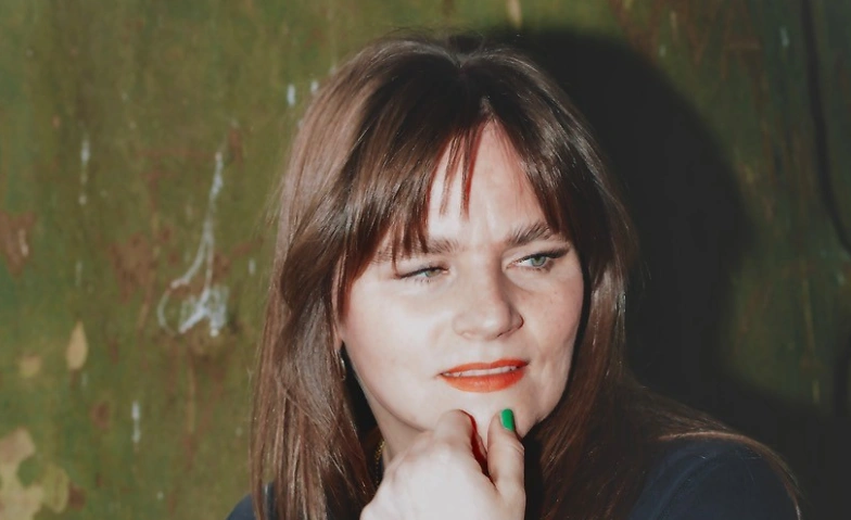 Inauguración de libros con Julia Trachsel ‹Todo en general›