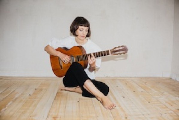 FEE PENAFIEL - The Clouds Above Us / Acoustic Tour