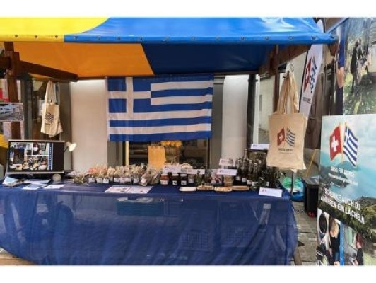 Swiss for Greece at the fair in Steckborn