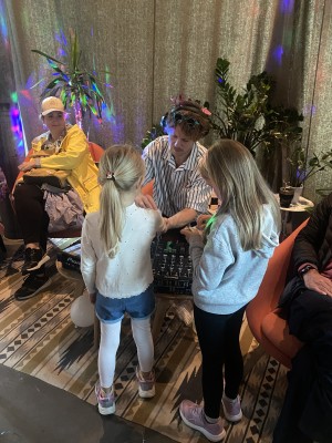 Disco para niños en el Snake Bar