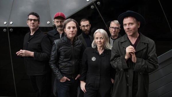 Belle & Sebastian interpretando 'If You're Feeling Sinister'