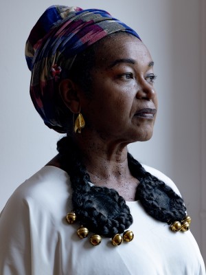 Eva de Souza: tecidos que curam