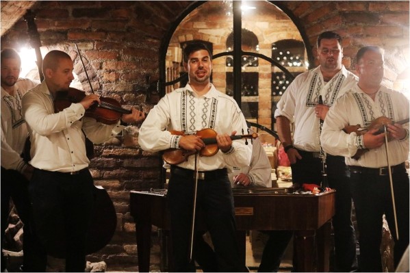 Noche de septiembre con Cimbálka en las Bodegas de Valtice