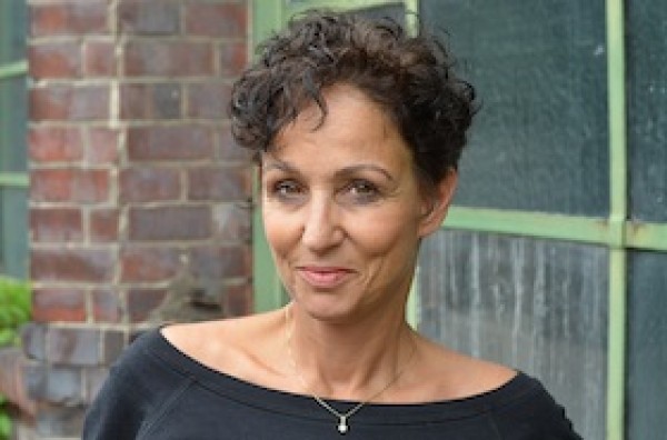 Sandra Kreisler - "Schum Davar" Jewish Songs and Chansons