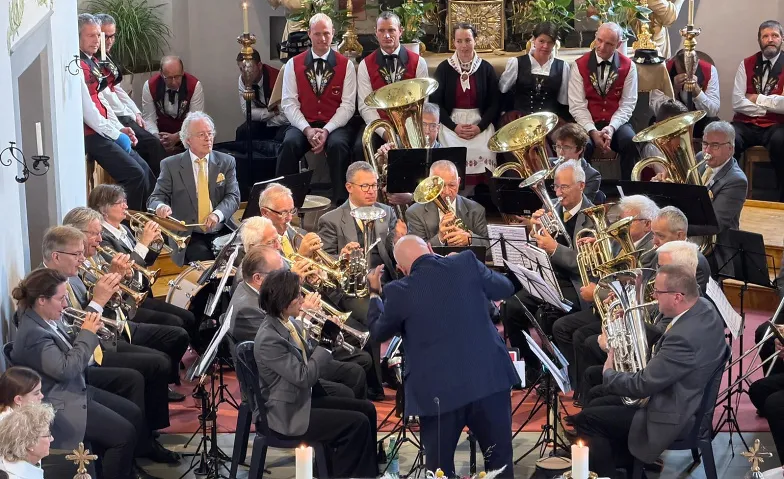 Erntedankfest mit Jodel und Brass