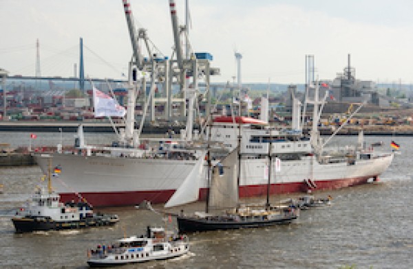 Croisière anniversaire du port pour le 838e anniversaire du port de Hambourg