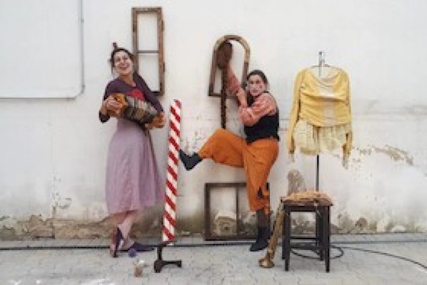 RAPUNZEL // Play and Object Theater with Live Music for Children from 4 Years Old