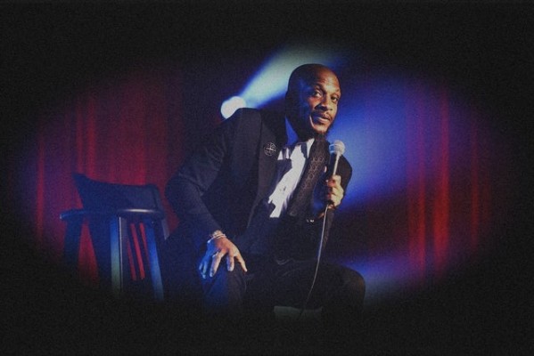 Ali Siddiq en direct à Boom Chicago, Amsterdam
